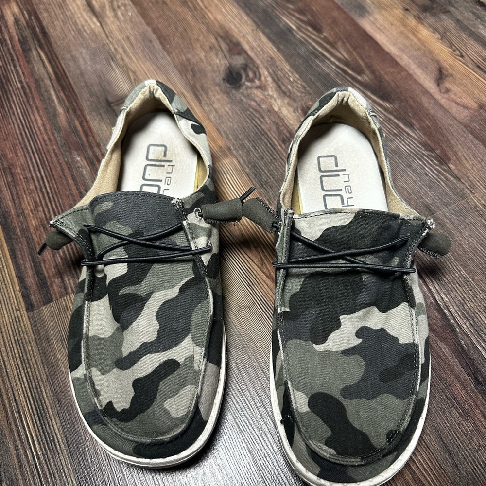 Hey Dudes Women's Wendy Camo Flats